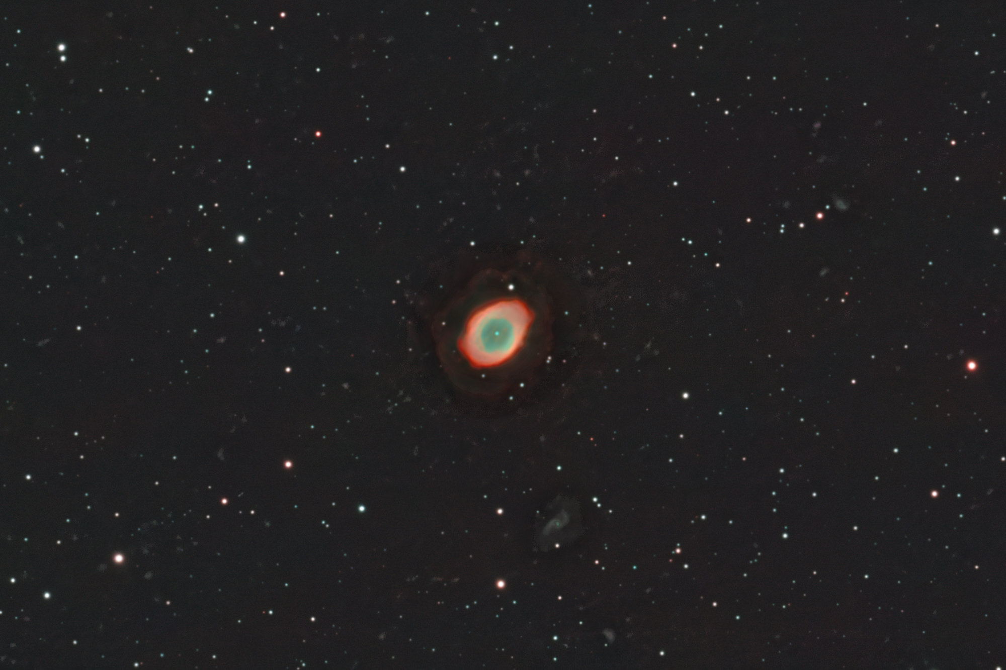 Der Ringnebel Messier 57 ist ein Planetarischer Nebel im Sternbild Leier.